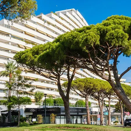 Marina Baie Des Anges 빌뇌브루베